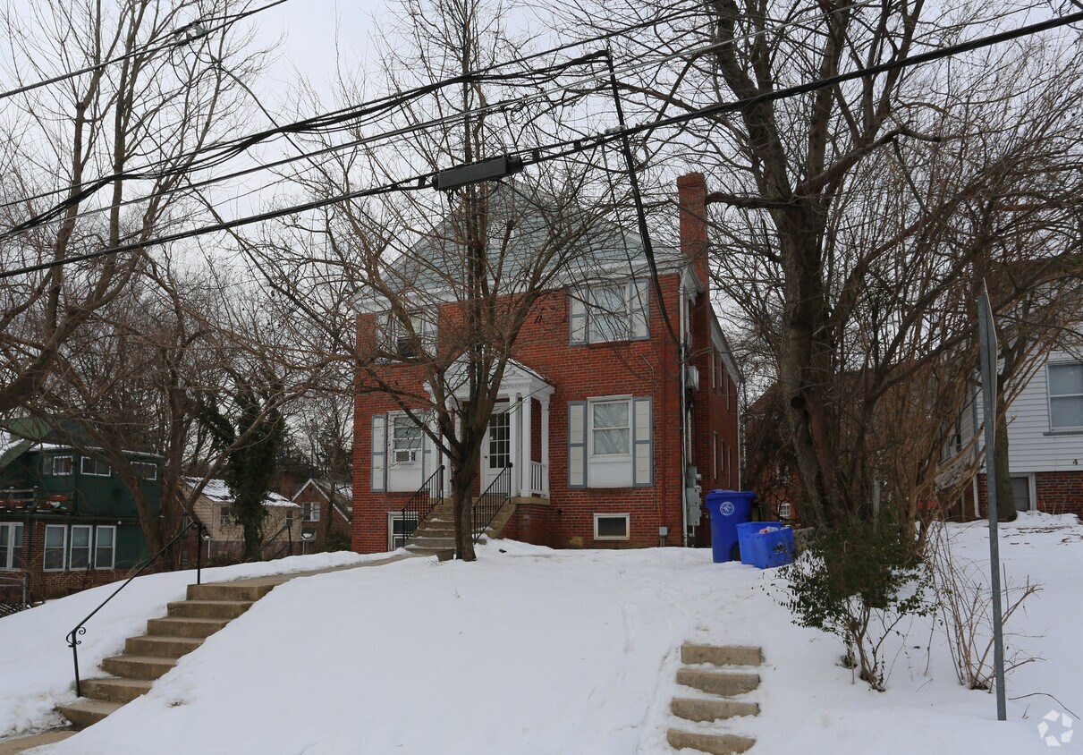 Foto del edificio - 8206 Greenwood Ave