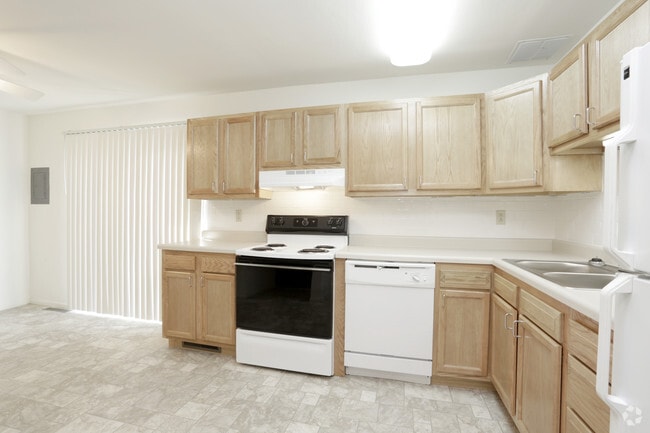 2 Bedroom - Kitchen - Colonial Village
