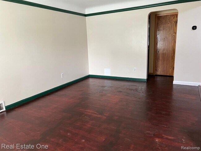 Building Photo - 13630 Balfour Ave