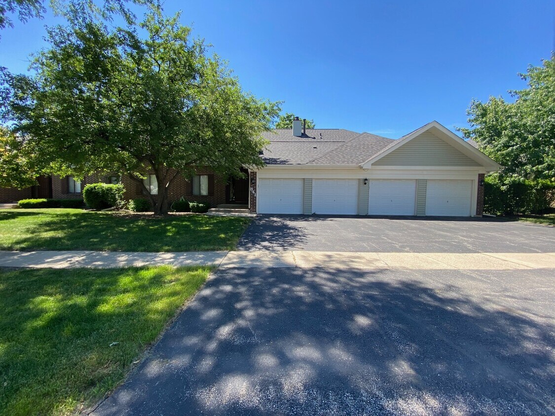 Building Photo - 841 Cross Creek Ct