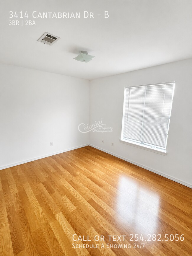 Foto del edificio - 3414 Cantabrian Dr