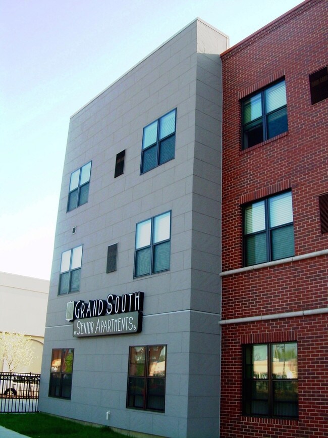 Grand South Senior Apartments Saint Louis, MO