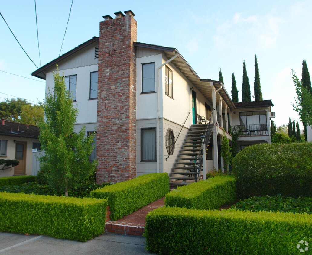 Building Photo - 3608 Bickerstaff Rd