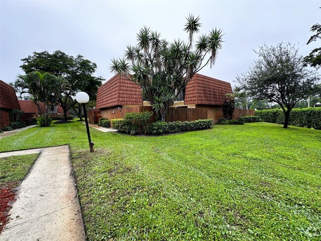Building Photo - 3103 Spanish Wells Dr
