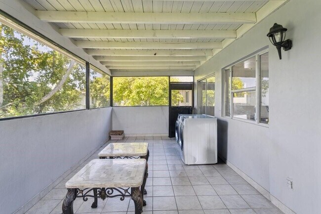 Building Photo - 6708 NW 57th Dr