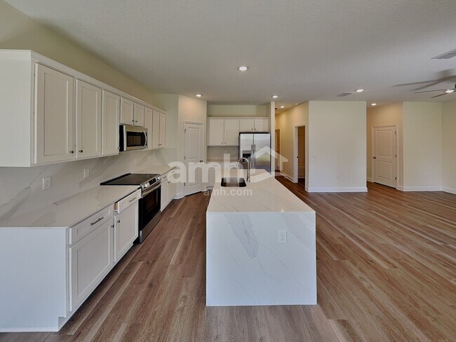 Foto del edificio - 5993 Sycamore Pl St