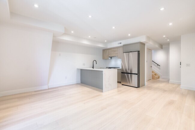 Building Photo - 37 Boustead Ave