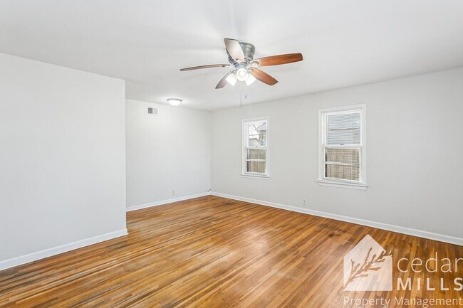 Building Photo - 3 Bedroom in South Wichita with Oversized Garage