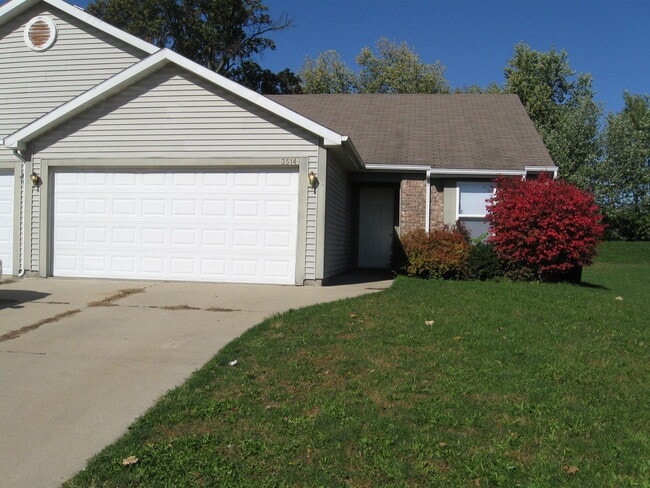 Photo - Duplex on Southside. 2bed/2bath with 2 car garage & privacy fence. House
