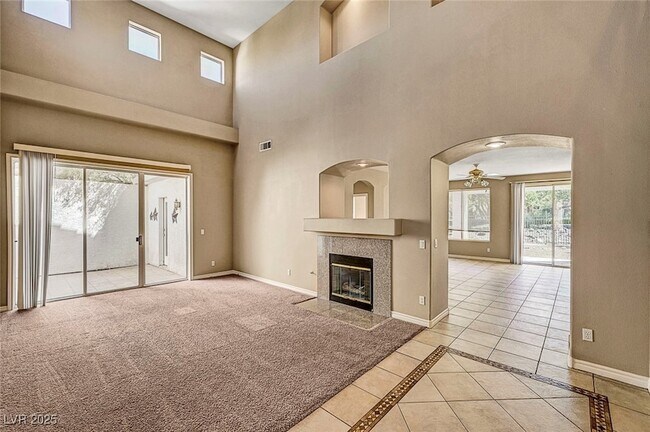 Foto del edificio - 1332 Dream Valley St