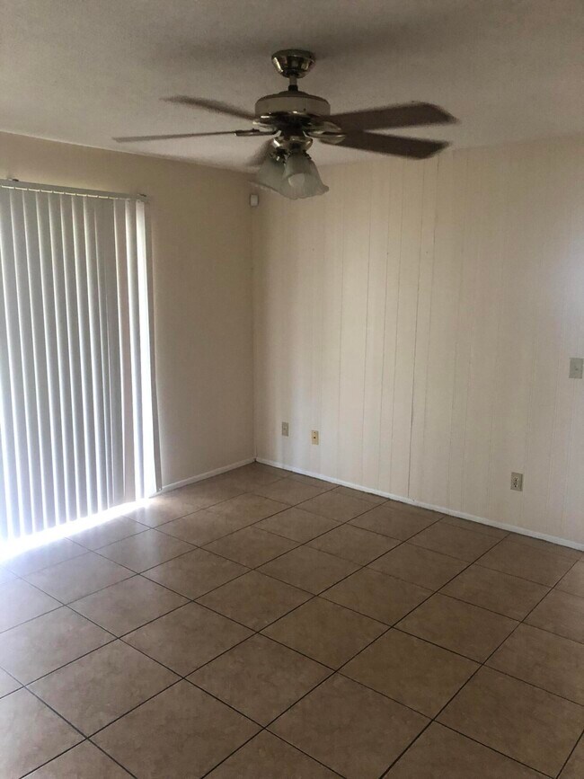 Foto del edificio - 423 Willows Ave