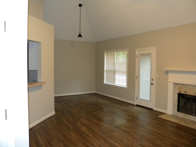 Foto del edificio - 102 Woodstream Trail