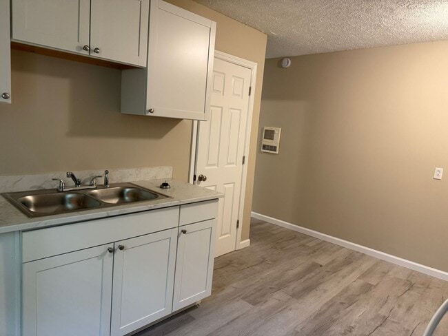 Foto del edificio - 2 bedroom, 1 bath