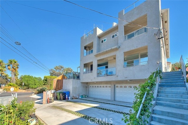 Building Photo - 1234 Lilac Terrace