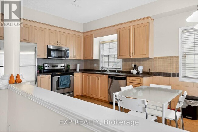 Photo du bâtiment - 600 Winterberry Ave