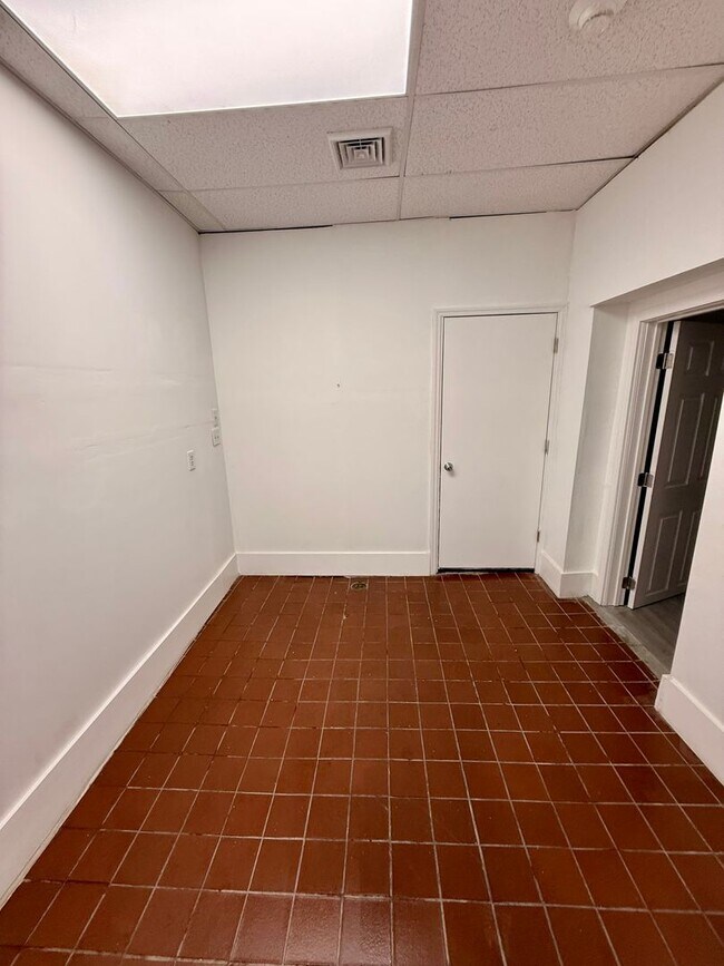 Building Photo - 901 Brunswick Ave