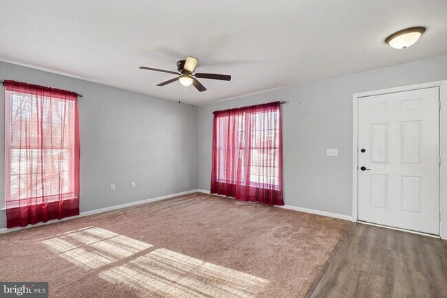 Foto del edificio - 54 Woodmyre Ln