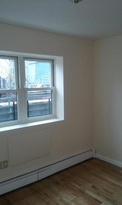 Building Photo - 2542 White Plains Rd