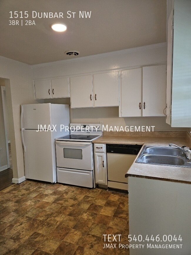 Building Photo - 1515 Dunbar St NW