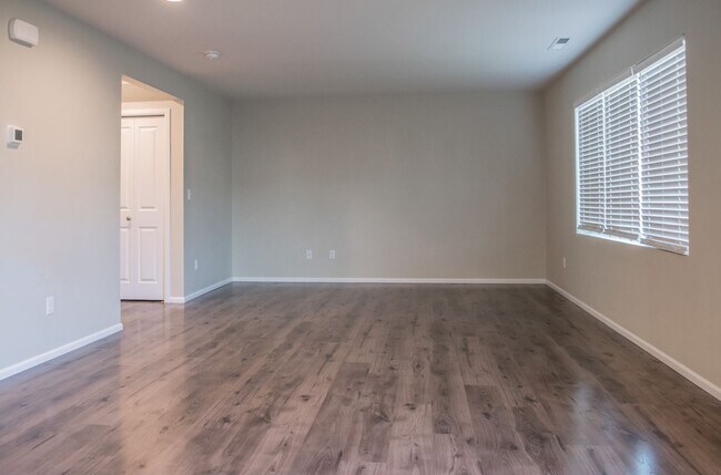 Foto del edificio - 17601 Oak St