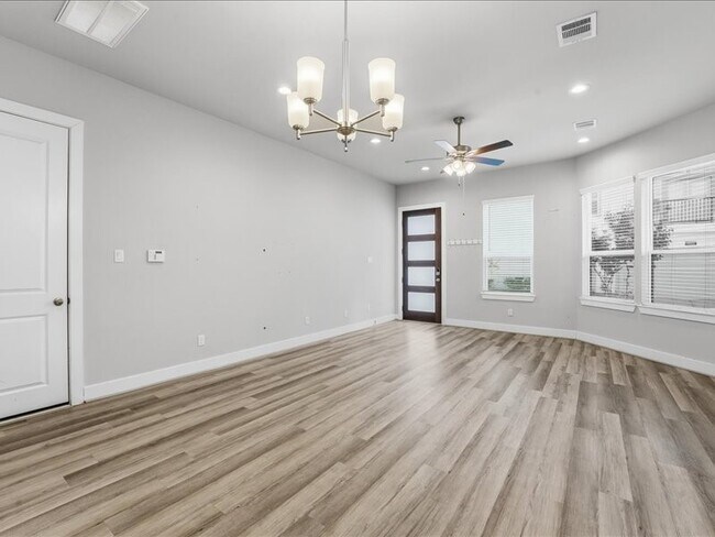 Foto del edificio - 9020 Lonestar River Ln