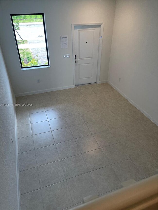 Foto del edificio - 20564 NE 5 PL