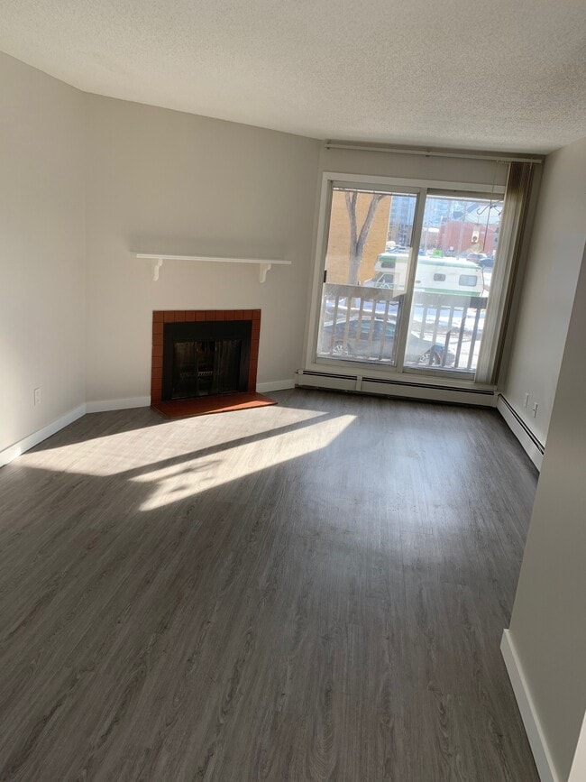 Building Photo - Hearth Manor