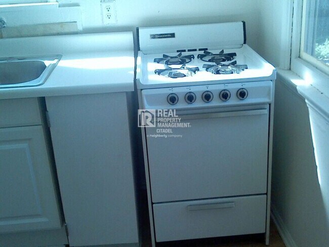 Foto del edificio - 172 E Claremont St