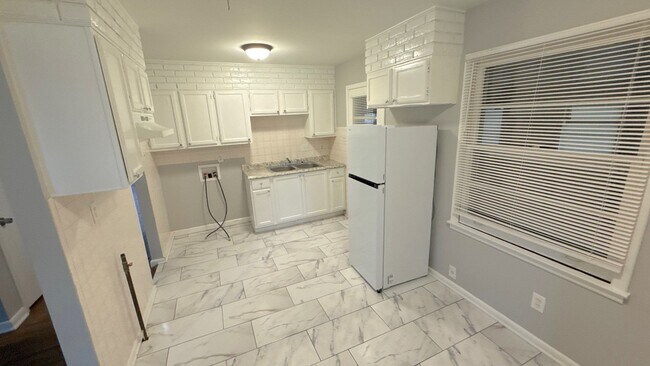 Foto del edificio - 2208 Cassie Ave