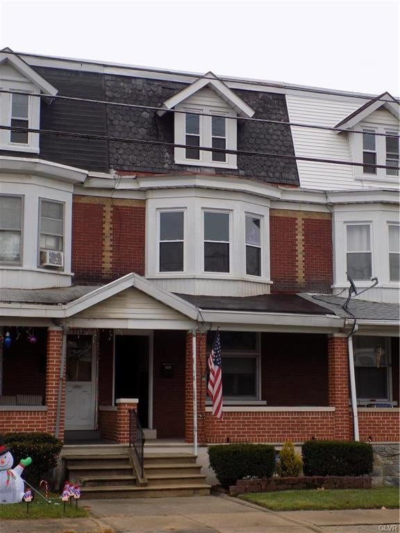 Primary Photo - 1111 Fullerton Ave