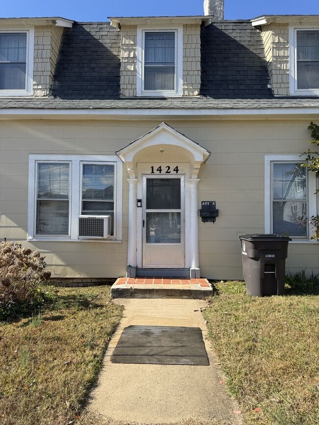 1424 W. Fourth St. - 3 Unit - 1424 W. Fourth St. - 3 Unit Apartment