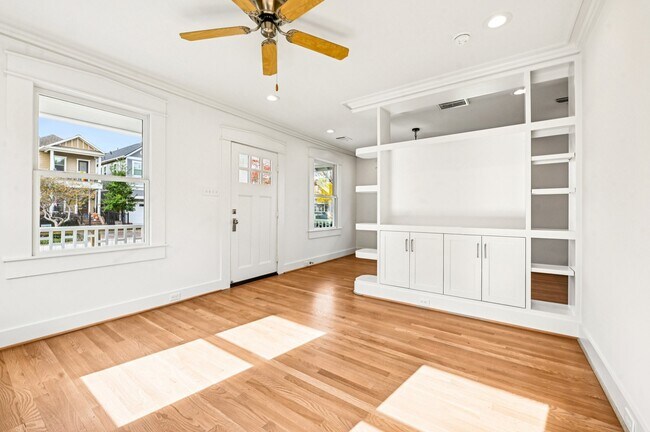 Foto del edificio - 1224 Waverly St