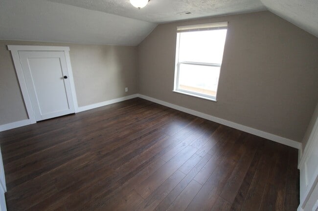 Building Photo - 2317 E Hartson Ave