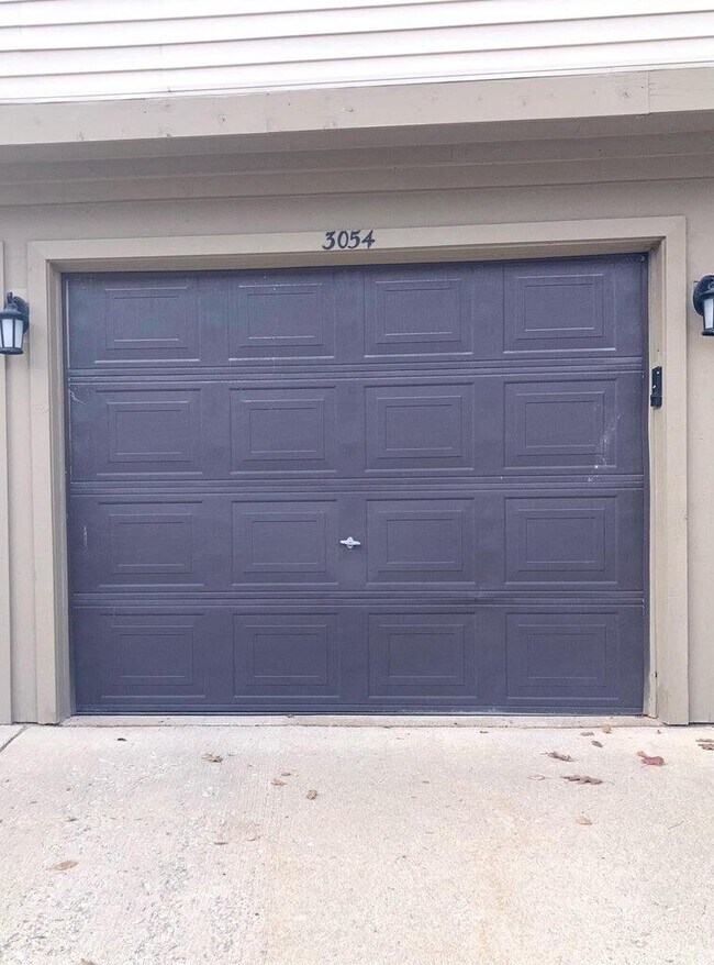 Foto del edificio - 3054 Forest Creek Ct