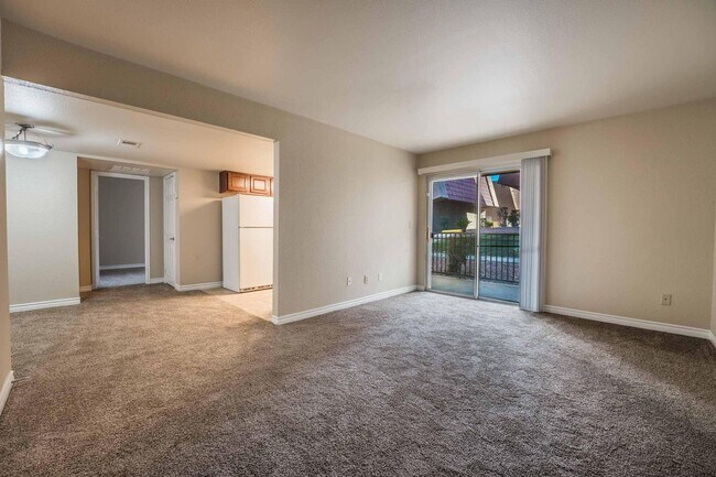 Building Photo - 24 Hour Guard Gated Community - Bella Vita
