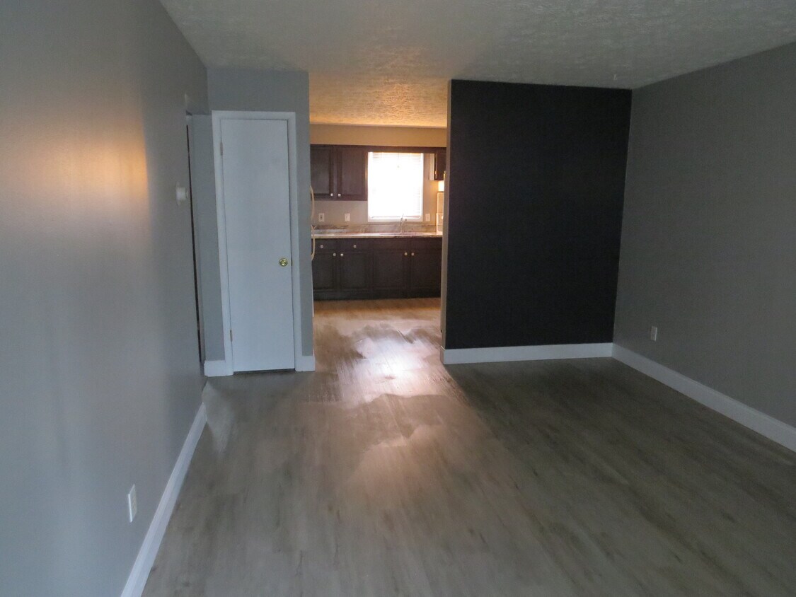 98 Romaine Ave Unit 1, Youngstown, OH 44512 Apartment for Rent in