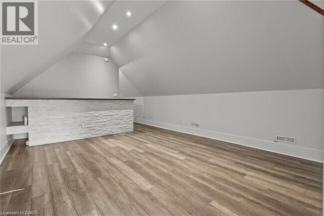 Photo du bâtiment - 181 West Avenue N