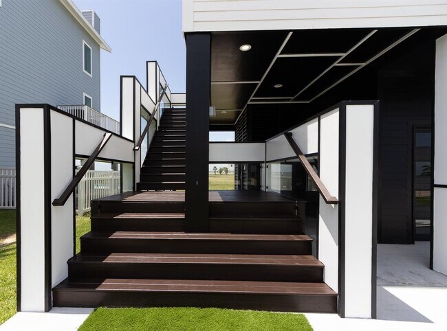 Foto del edificio - 830 Tiki Dr