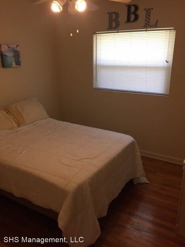 Building Photo - 3 br, 1 bath House - 204 Juniper Drive