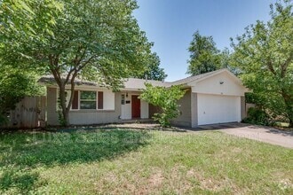 Building Photo - 330 W Silverwood Dr