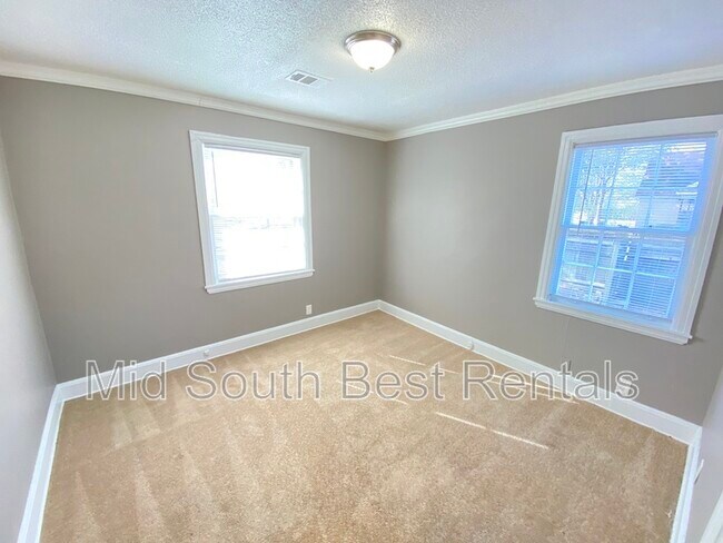 Building Photo - 4078 Kimball Ave