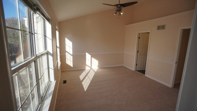 Master bedroom - 7515 Lamoyne Ct