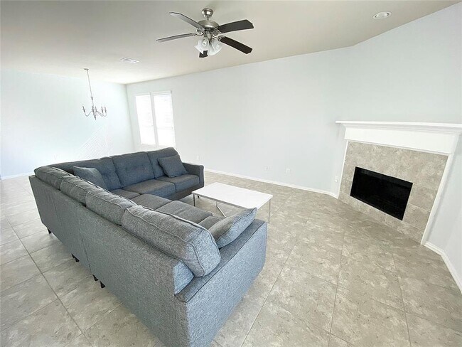 Foto del edificio - 6623 Hunters Way Ln