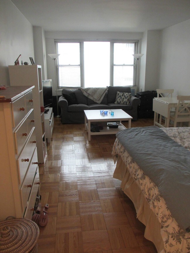 Foto del edificio - 301 E 22nd St