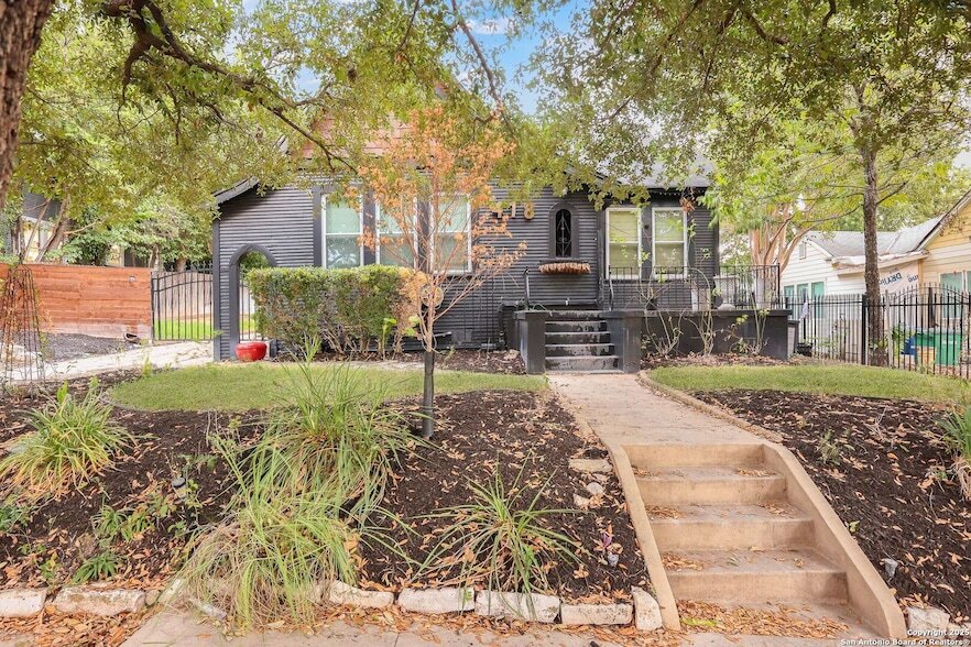Photo - 418 W Rosewood Avenue Unit