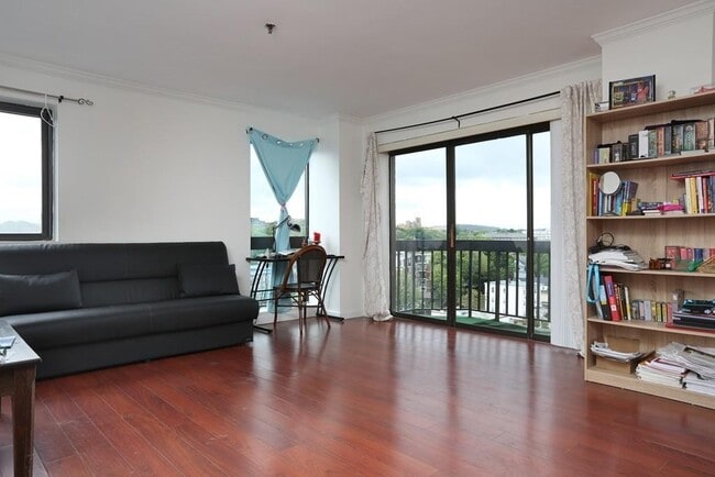 Building Photo - 15 N Beacon St