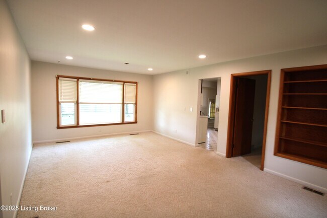 Building Photo - 4710 Clarmar Rd
