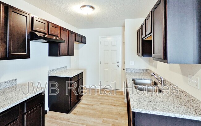 Building Photo - 3133 Dignan St