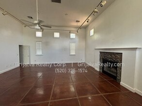 Building Photo - 1070 E Miles St
