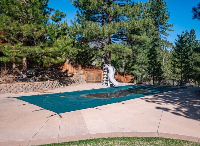 Building Photo - Beautiful home for rent in Galena Forest